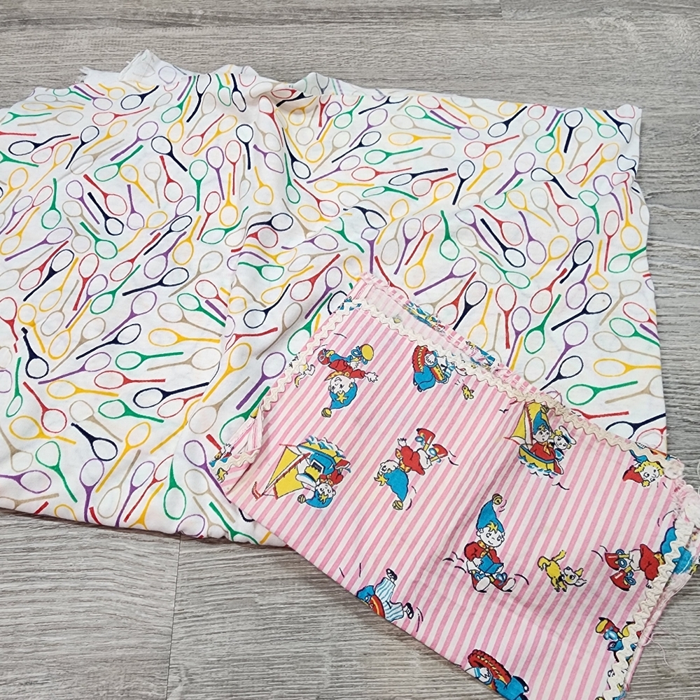 VINTAGE Tennis Racket Pattern Print Material Sewing Fabric Multi Color